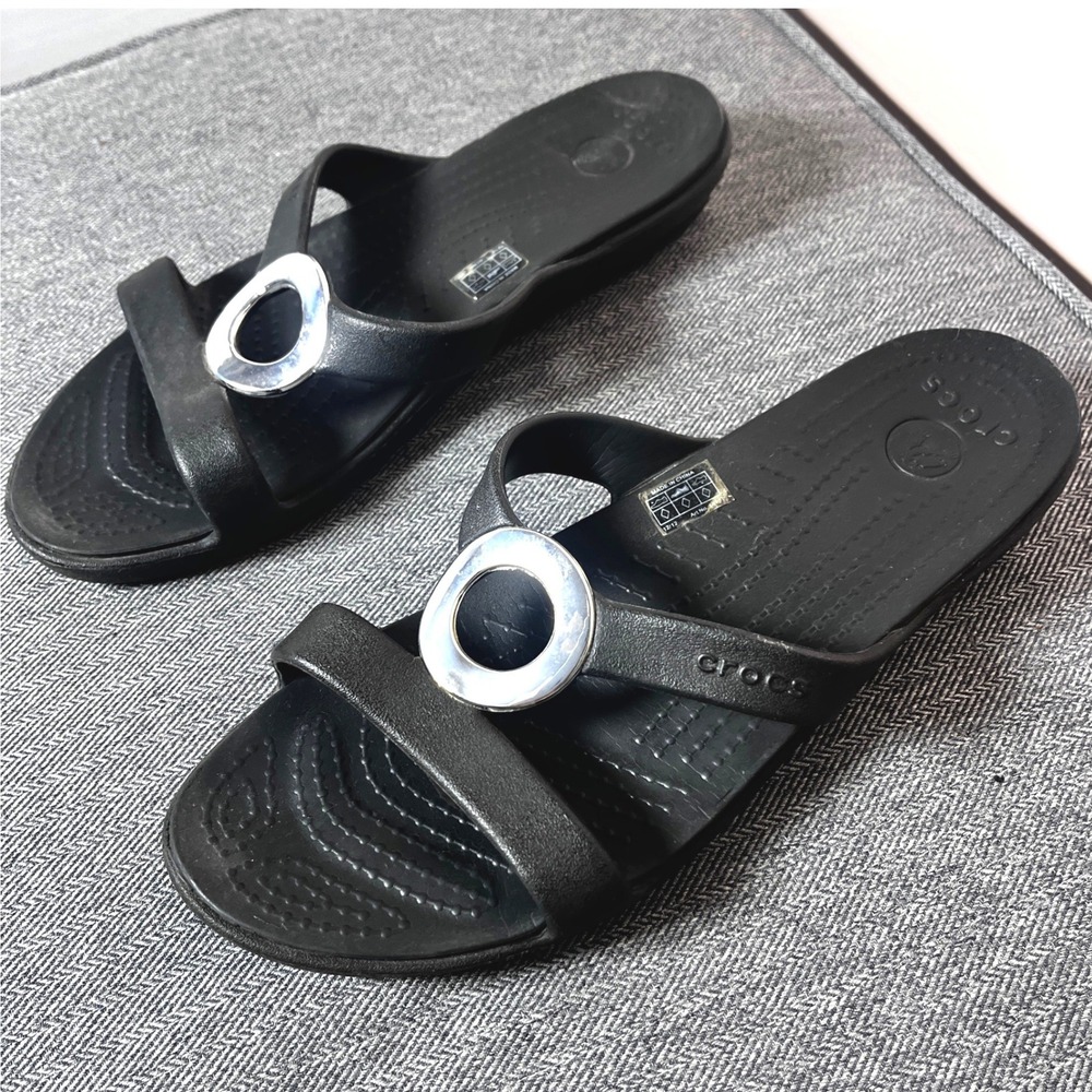 Crocs Sanrah Black Silver Ring Slide Sandals Womens 8 Lightweight Waterproof
